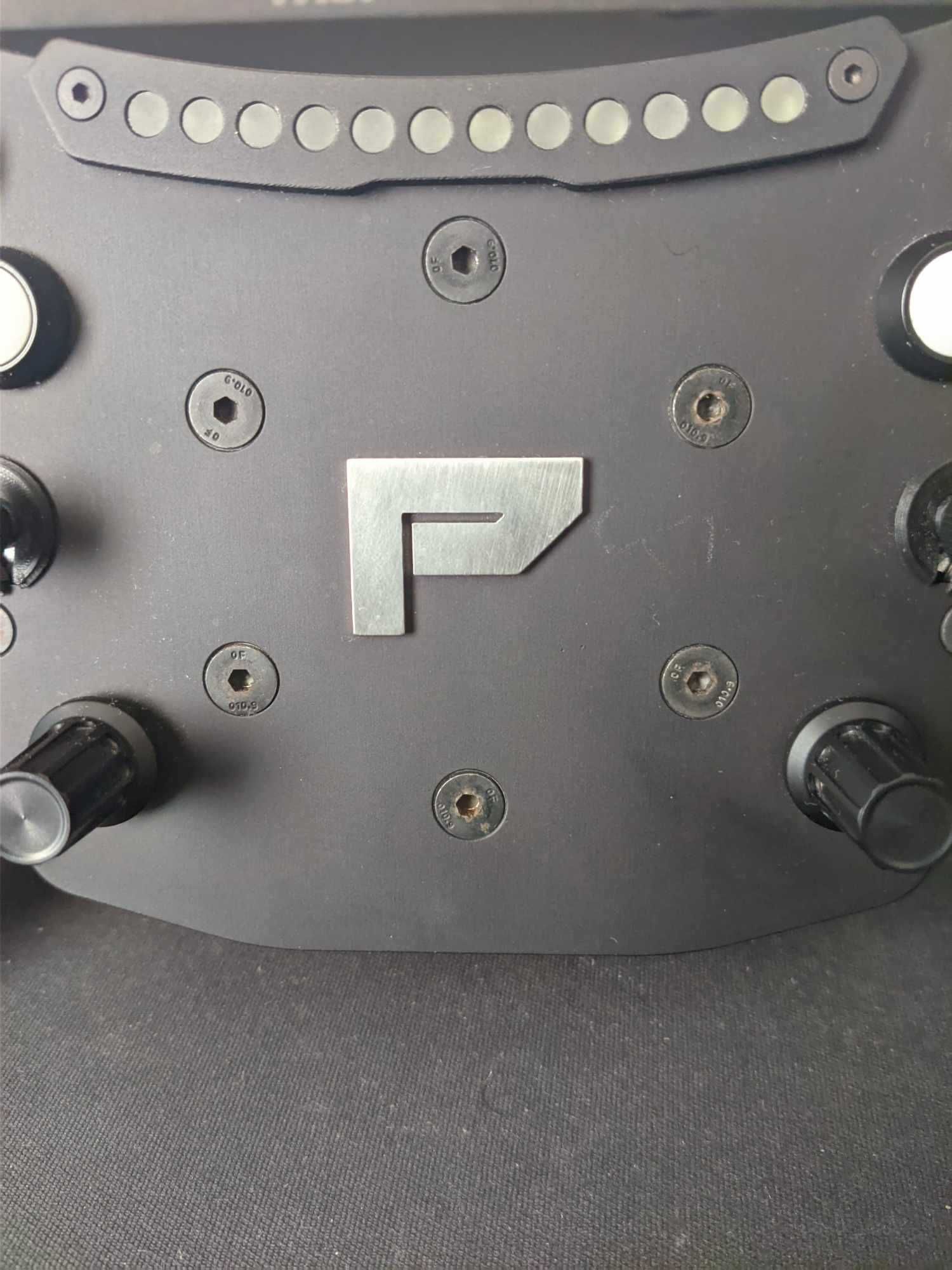 Volante Polsimer F74LED CL Formula Wheel