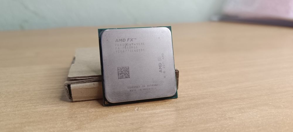 AMD FX-8300 — работает идеально, хорошее охлаждение, стабильный разгон