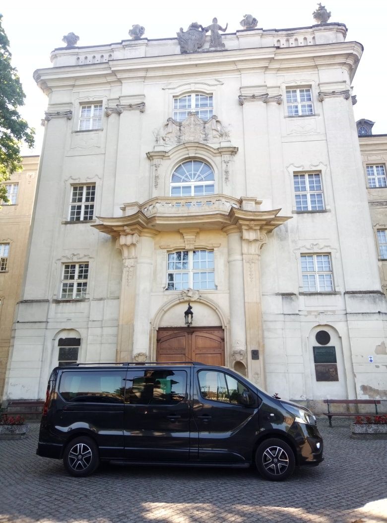 Transport osob Wyjazdy na lotnisko do pracy na wesele mecz szkolenie t