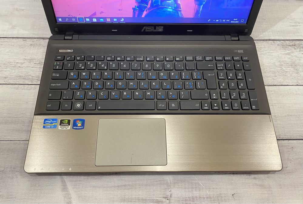 Ігровий ноутбук Asus K55V 15.6’’ i7-3610QM 8GB ОЗУ/ 750GB HDD/ GT 630M