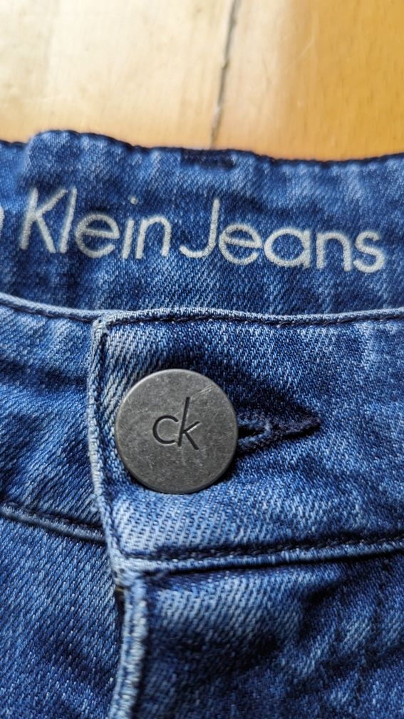Jeansy Calvin Klein super stan
