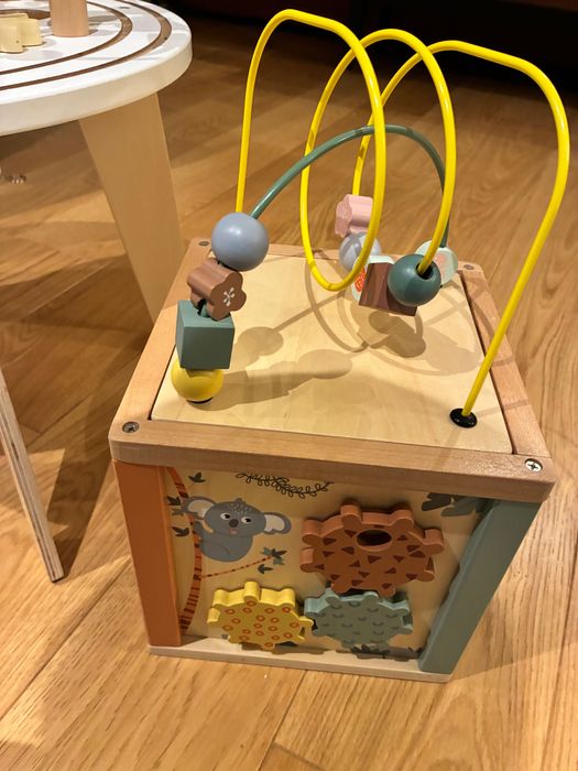 Stoliczek i kostka do zabawy