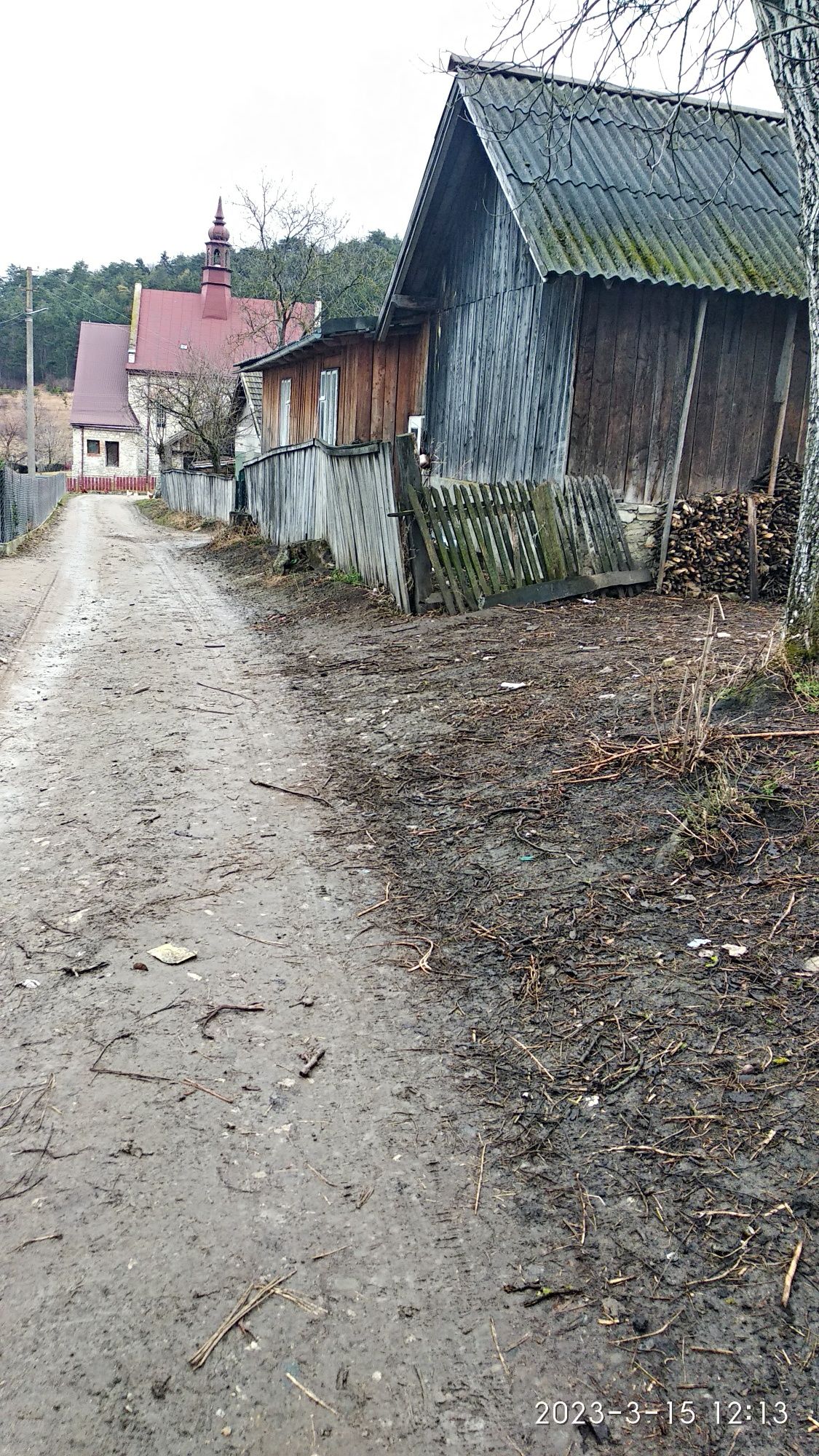 Земельна ділянка зі старим не житловим будинком