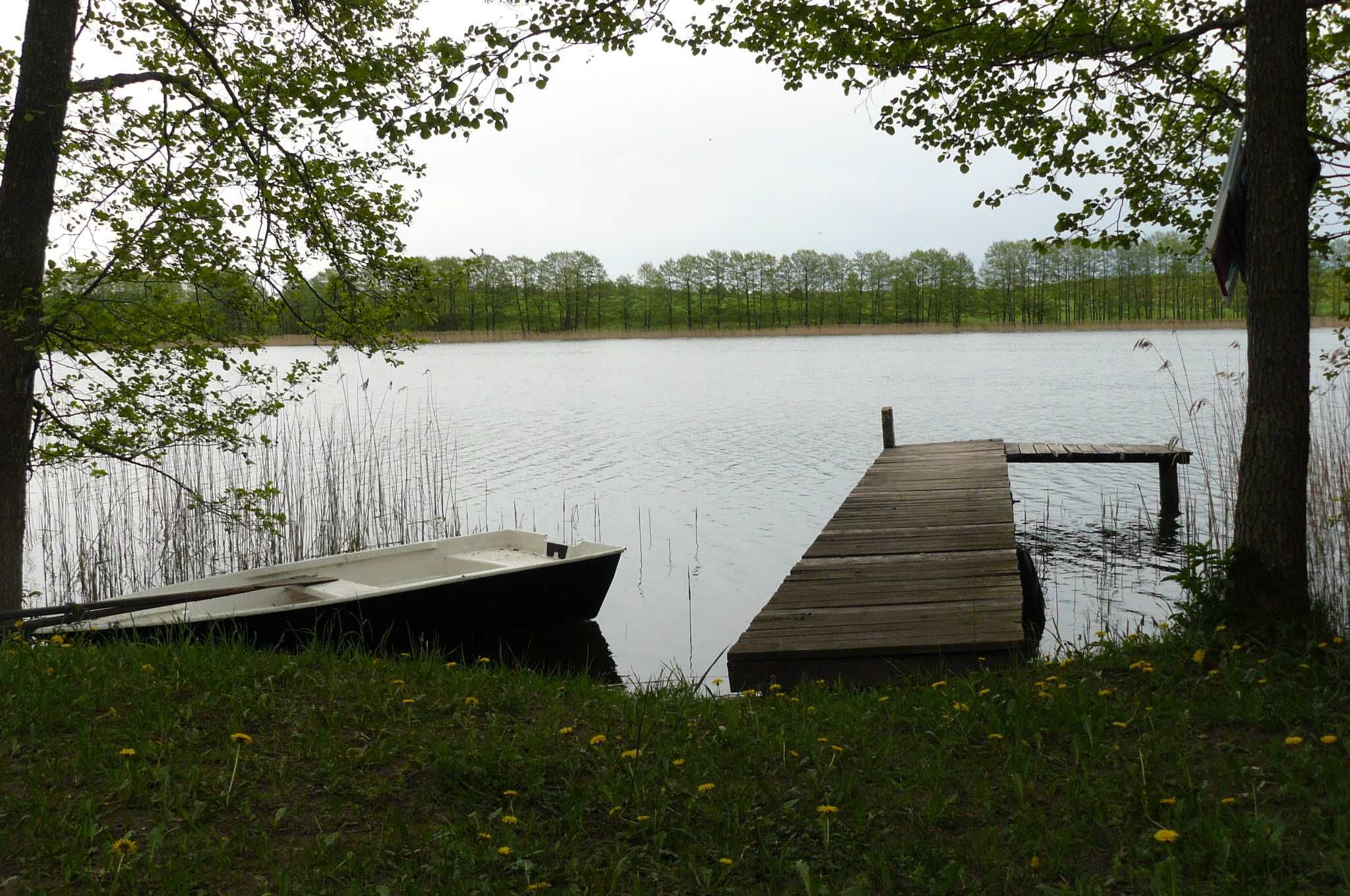 Dom na Suwalszczyźnie z linią brzegową