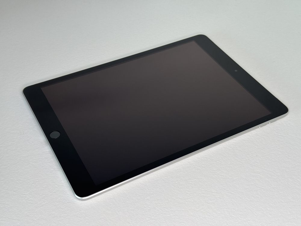 iPad 9. gen. (A2603) - 256GB - Cellular (LTE) - faktura VAT 23%