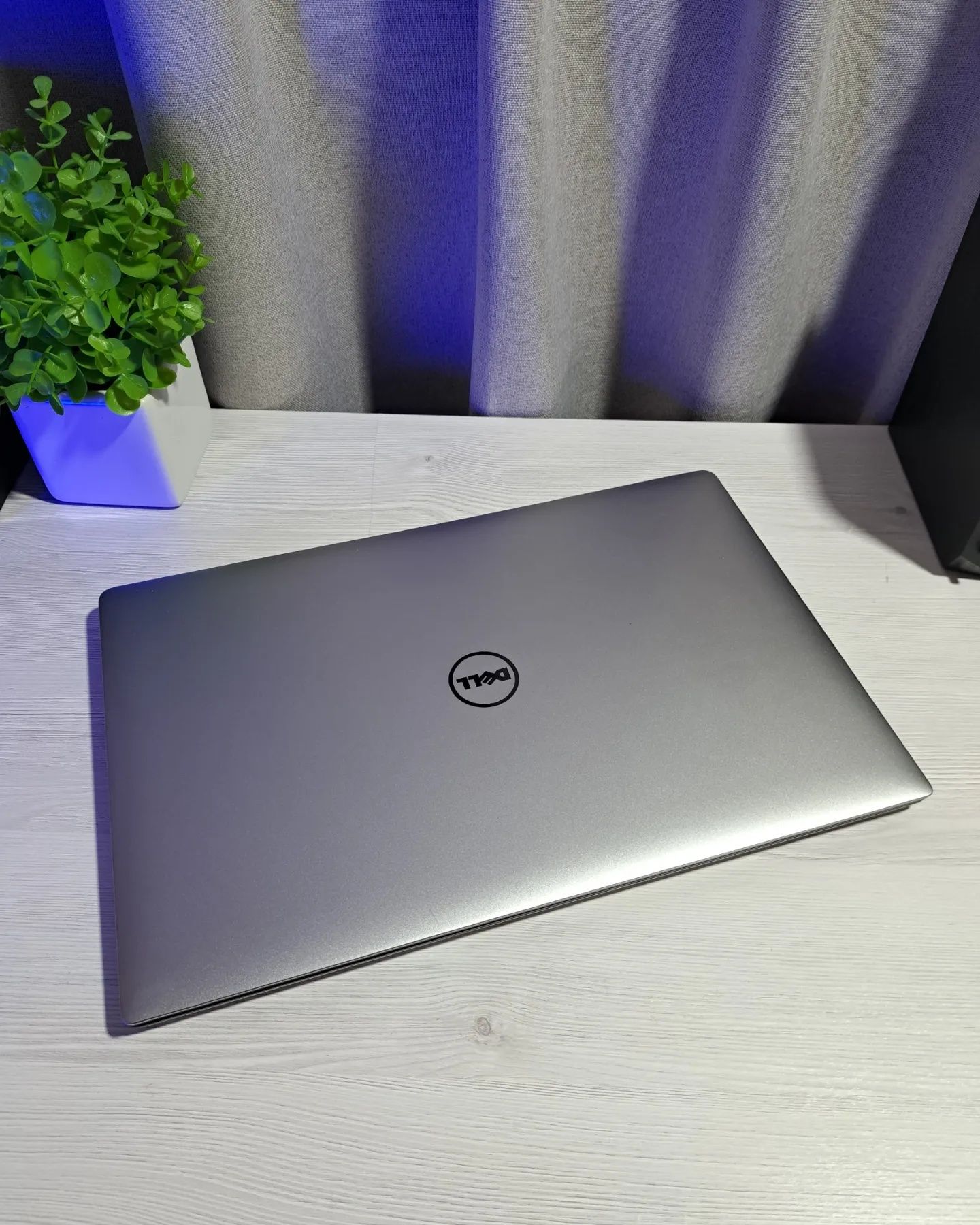 Ноутбук Dell XPS 15 9550/i5-6440HQ/16 Gb/256 Gb/GeForce GTX 960M 2 Gb