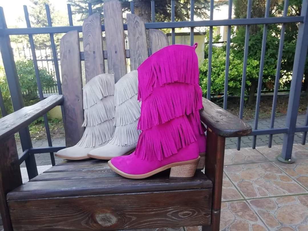 Eleganckie botki kowbojki z frędzlami naturalna skóra kolory