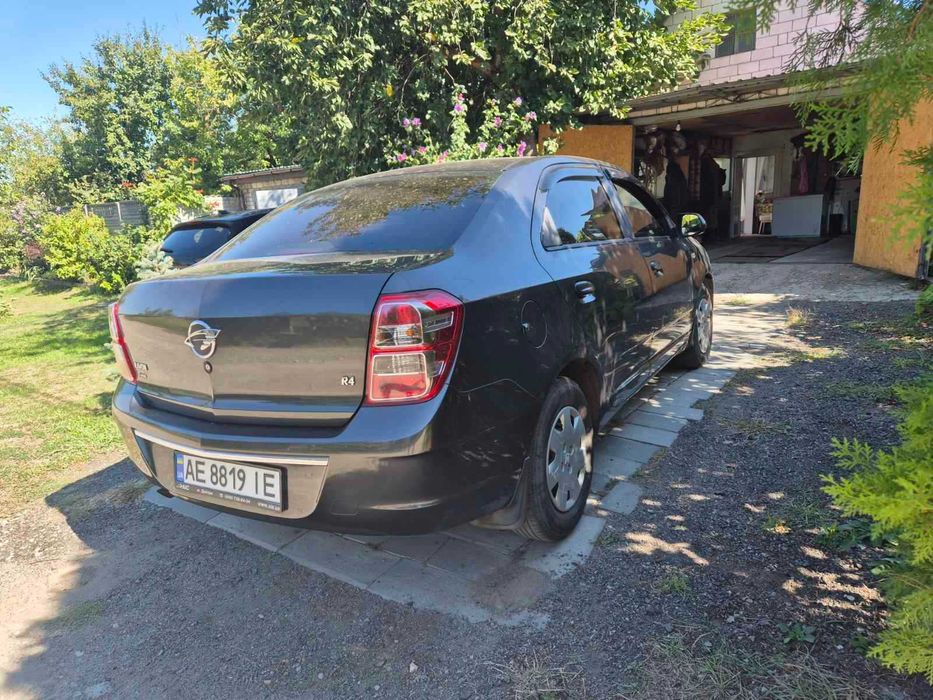 Легковий автомобіль RAVON4