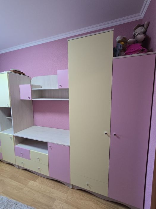 Продам чудову дитячу стінку