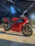 Ducati 748 em bom estado