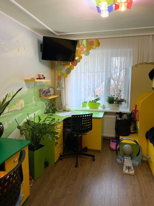 Продаж 2-к квартири