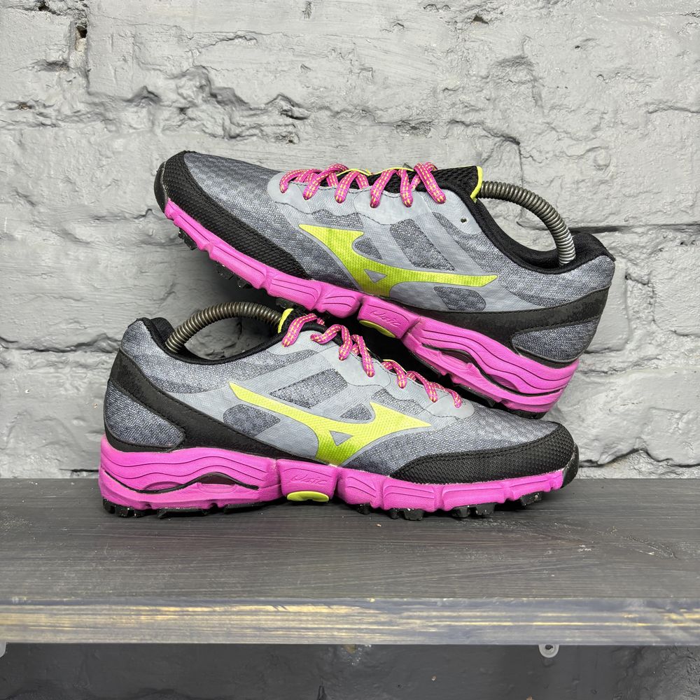 Кросівки MIZUNO WAVE MUJIN розмір 39 стан нових