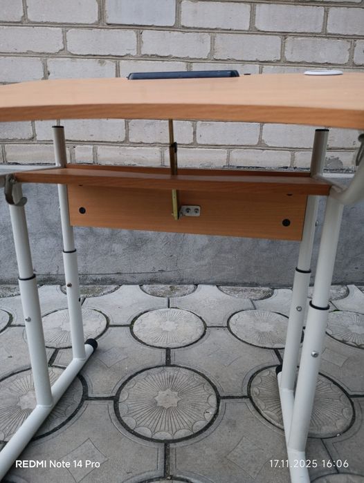 Парта школьная( трансформер)