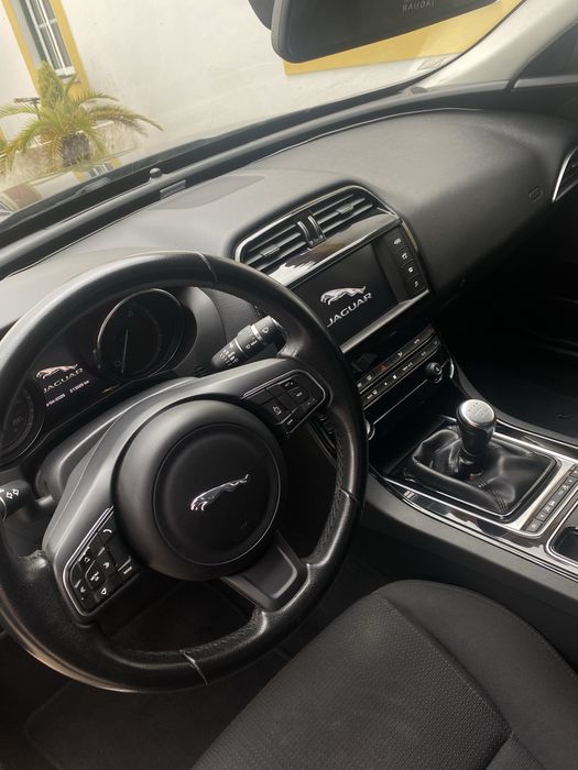 Jaguar XE 2.0 D Portfolio Aut.