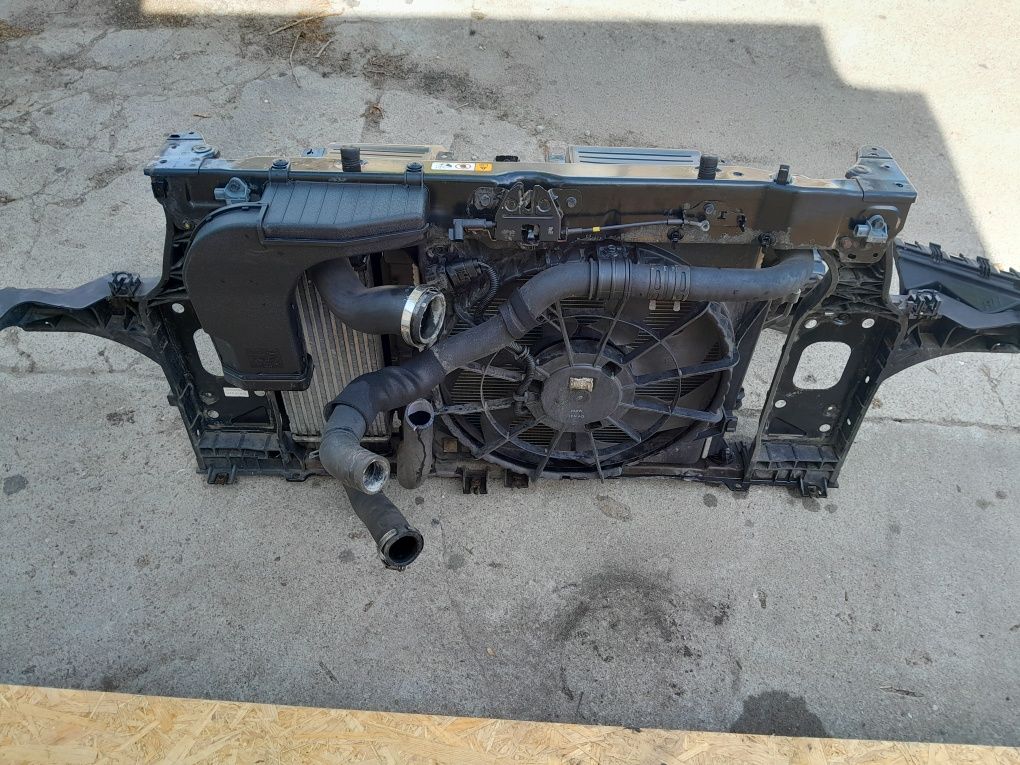 Pas przedni Chłodnice Kia Carens IV 1.7 Crdi 2013> Komplet