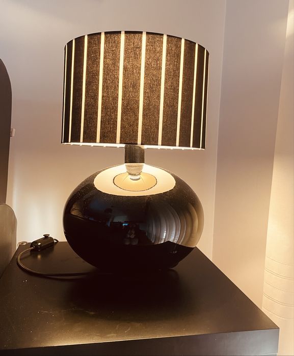 Candeeiro de Mesa IKEA Preto – Design Moderno