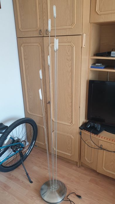 Lampa podłogowa .