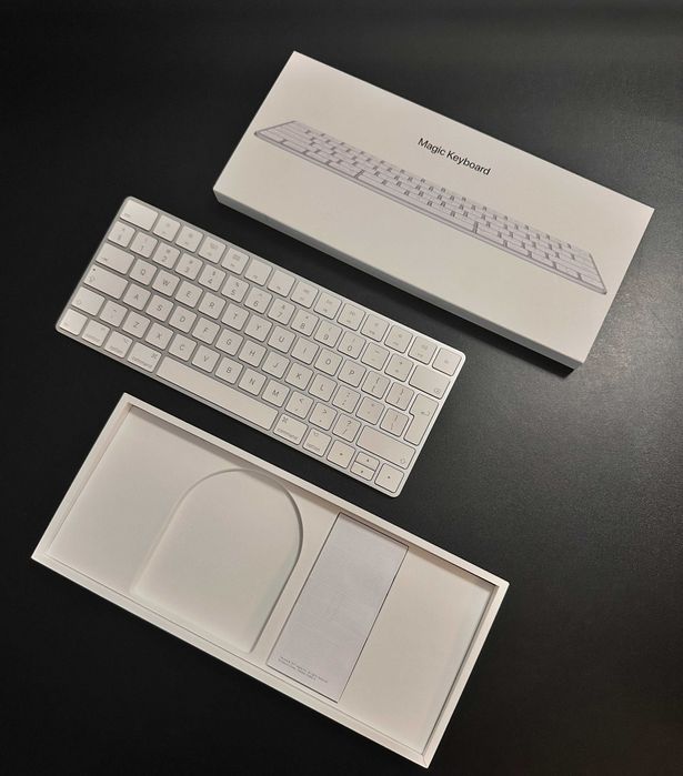 Klawiatura APPLE Magic Keyboard biała do laptopa / tabletu