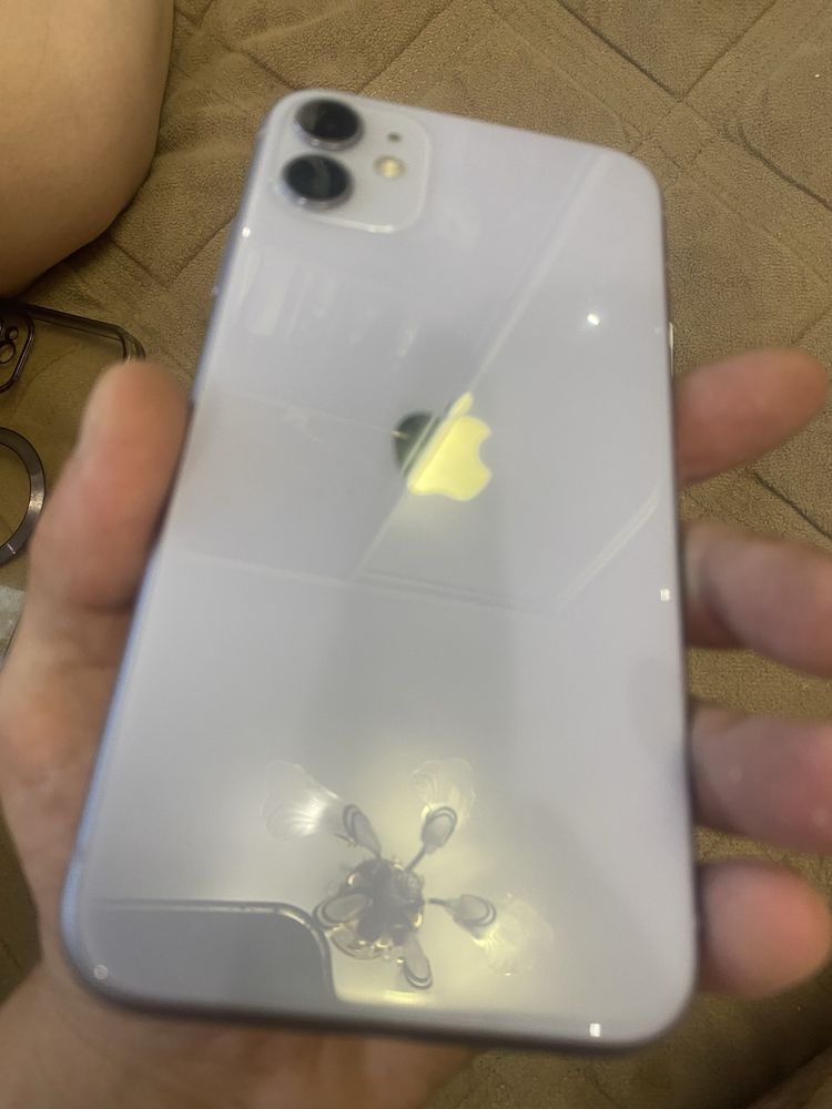 Продам Iphone 11