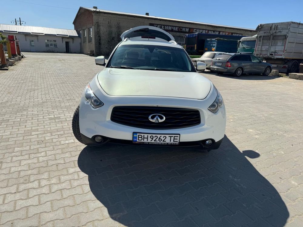 Продаж Infiniti FX 35