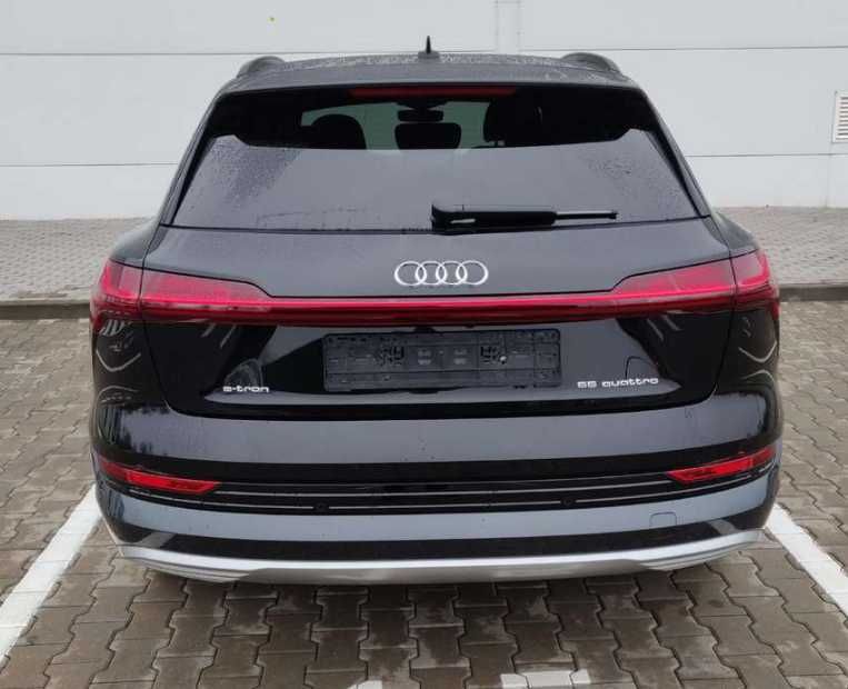 Бампер/Розборка/Ауді Етрон/Audi e-tron/Кузовні запчастини