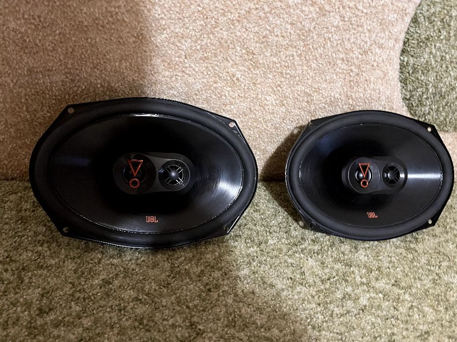 Продам новые в машине не стояли