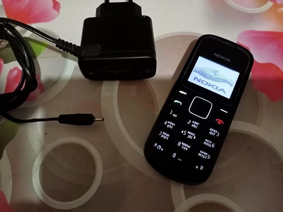 Продам кнопочный телефон от Нокия 1280 черный.