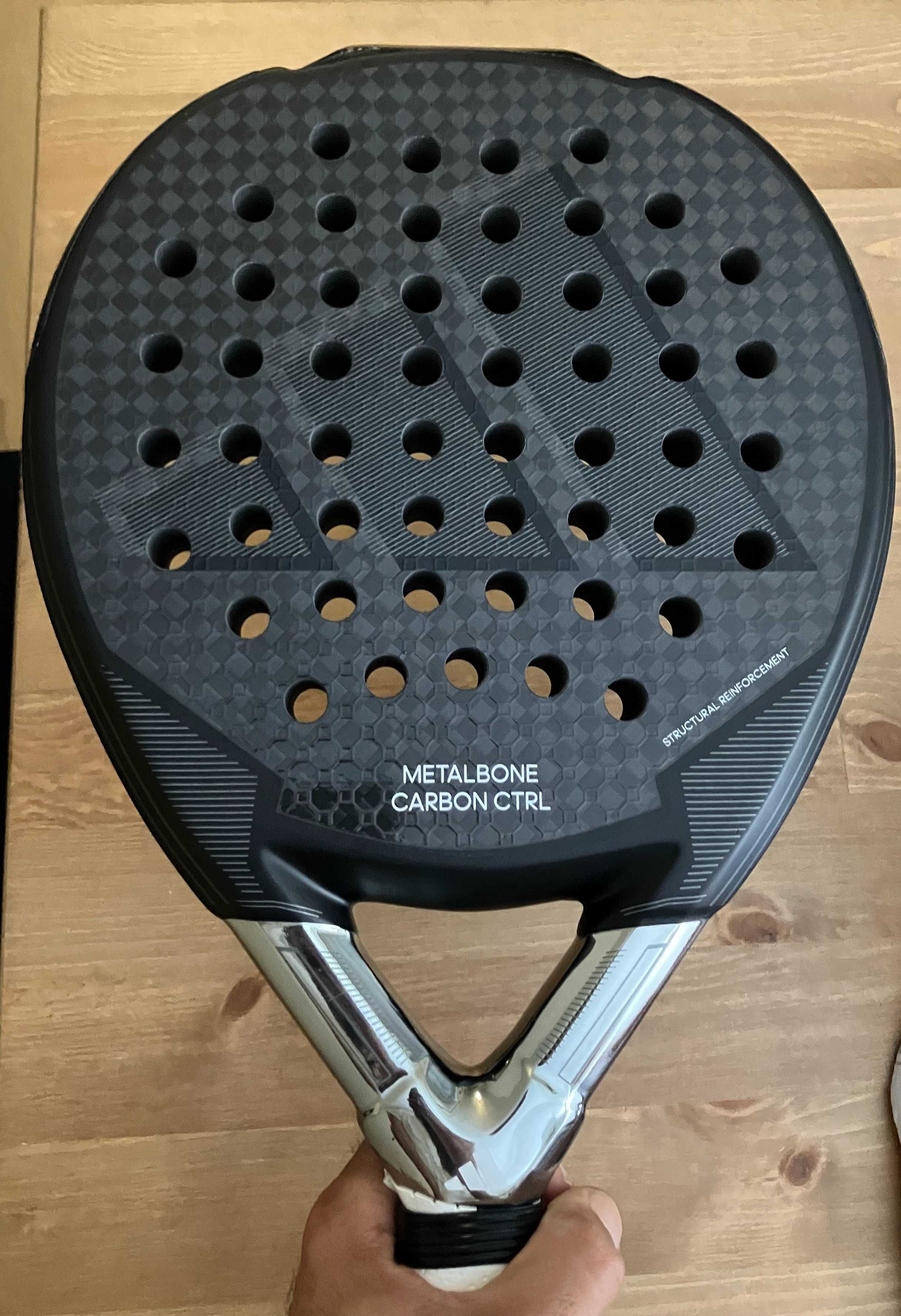 Vendo raquete de padel - Adidas Metalbone Carbon Control (2 jogos)