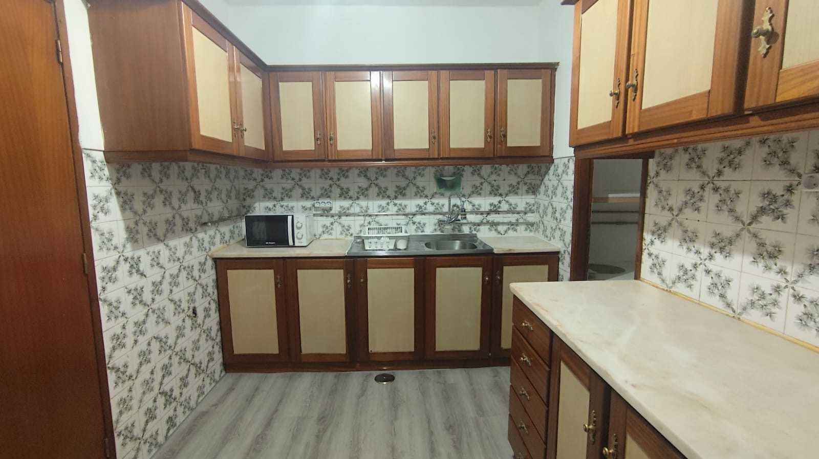 Arrenda-se Quarto para estudantes ISCAC apartamento remodelado