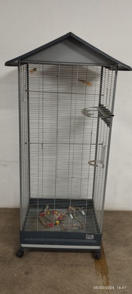 Gaiola de viveiro para aves com rodinhas. 1,68x67x80 (AxLxC). Em Loulé