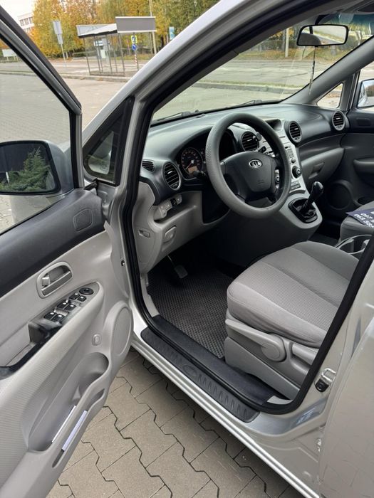 Продам KIA CARENS 2009