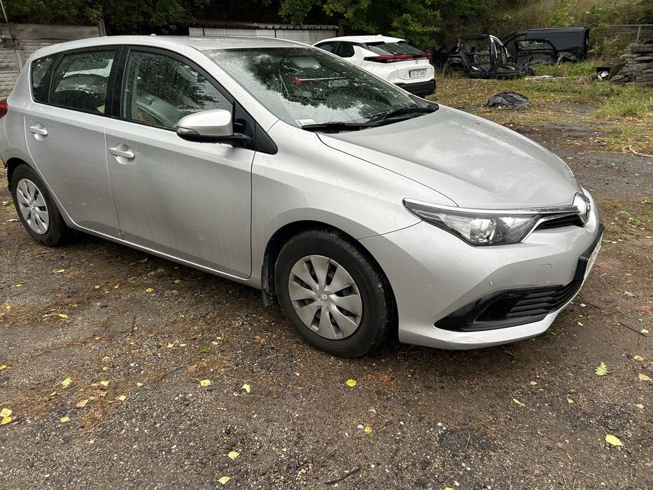 Toyota Auris Hatchback