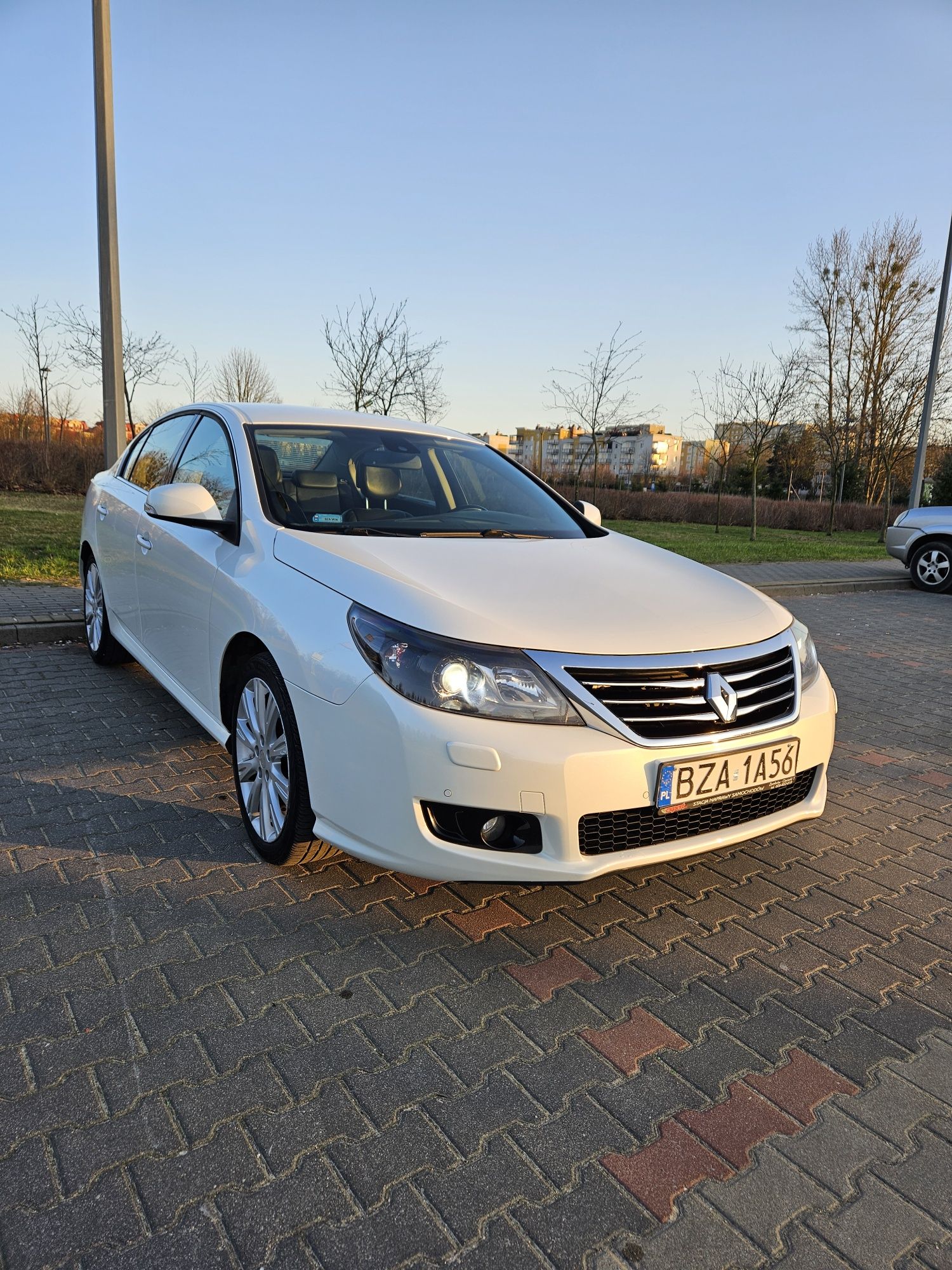 Renault Latitude Initiale Paris