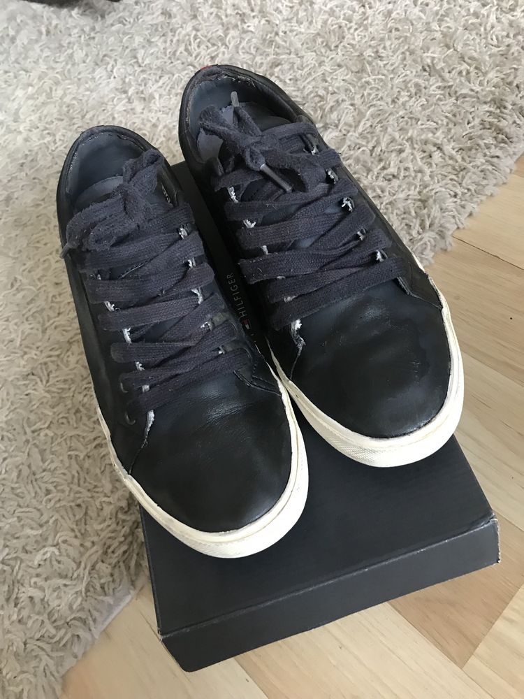 Buty męskie ze skóry Tommy Hilfiger 45/29