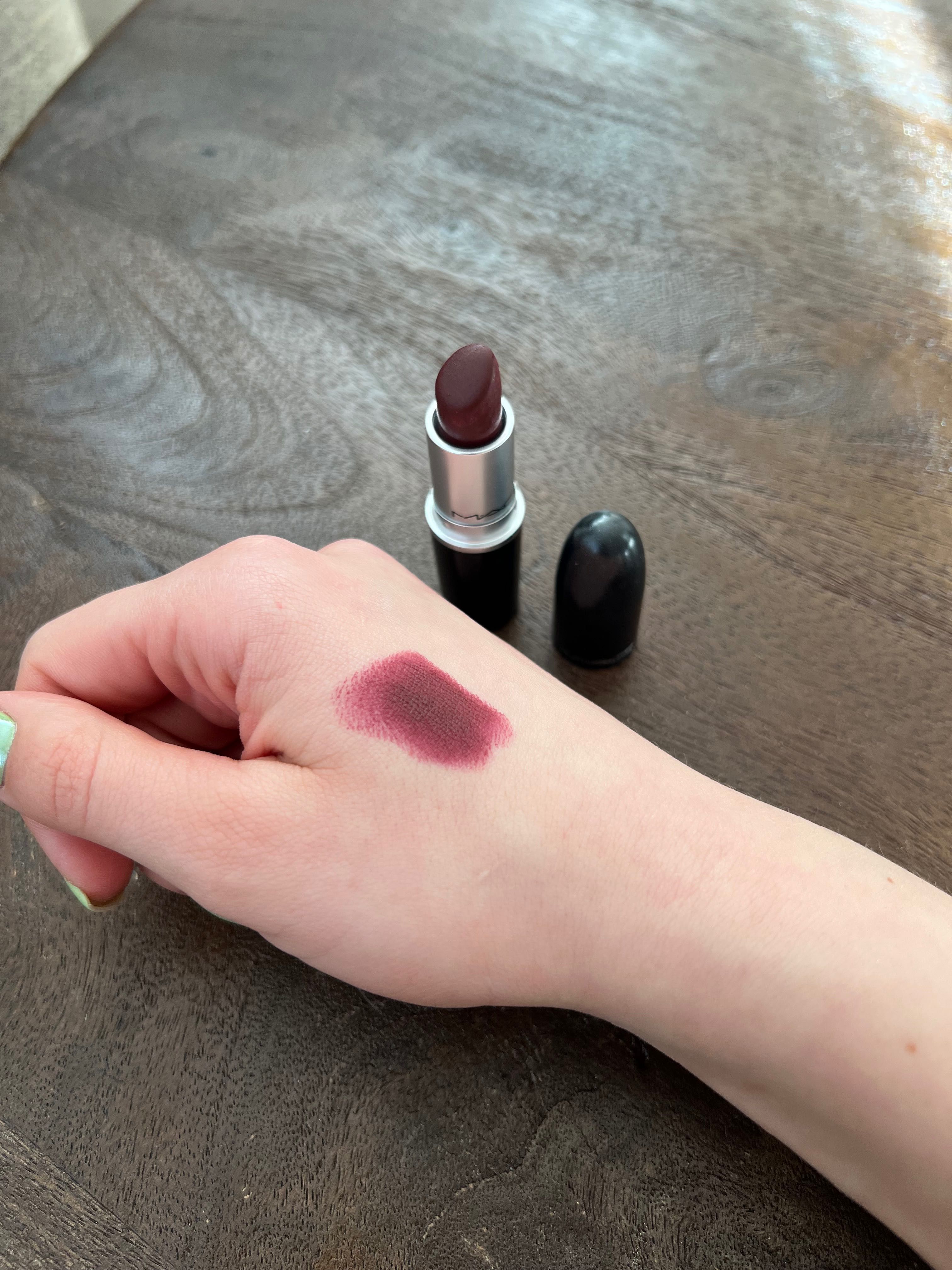 Mac Cosmetics pomadka do ust matowa Matte Sin 94
