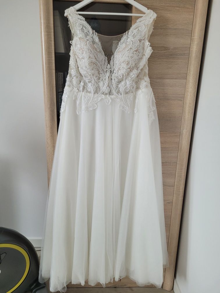 Suknia ślubna gorsetowa plus size