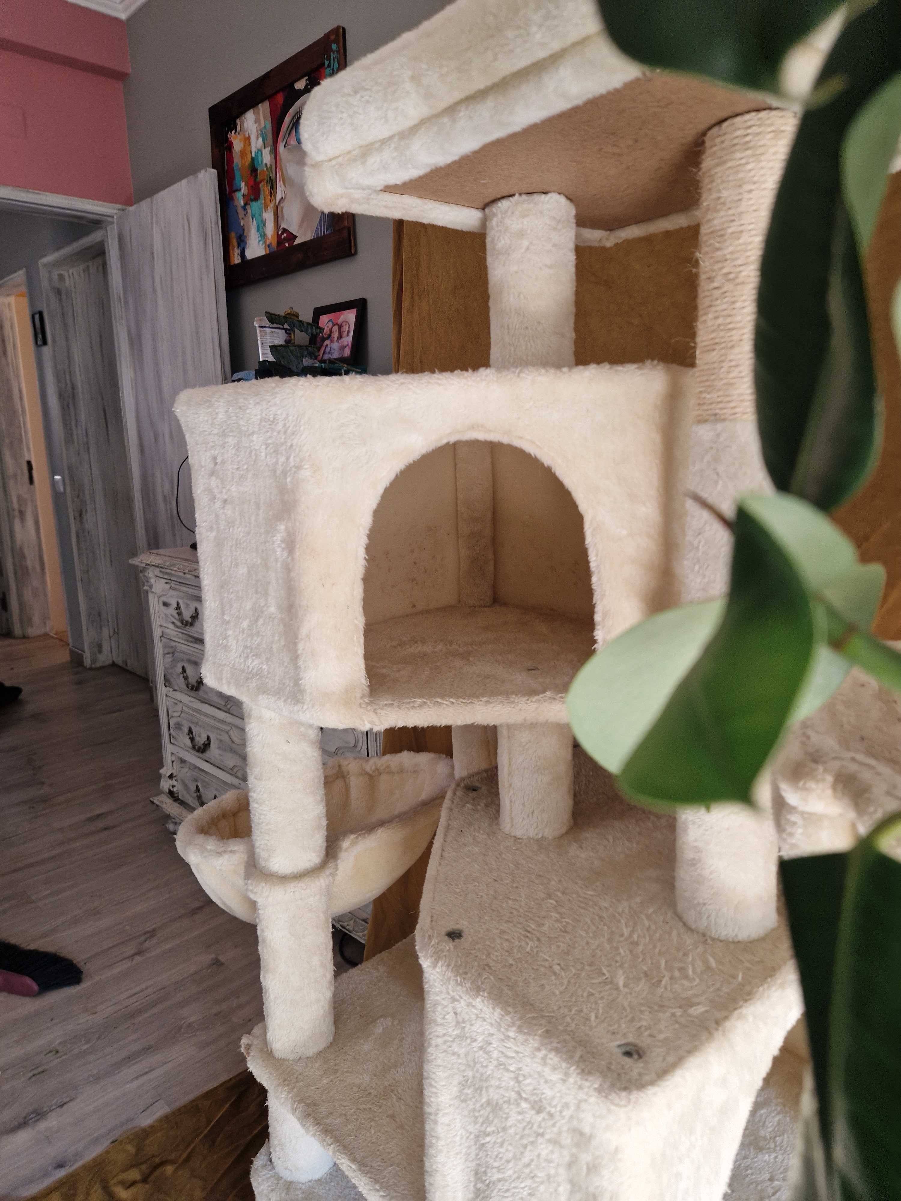 Árvore Gatos Grande