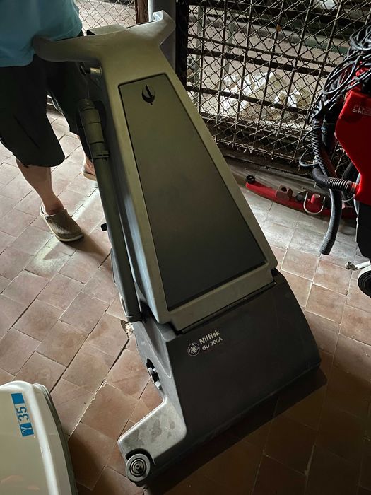 Nilfisk GU700A large area dry vacuum