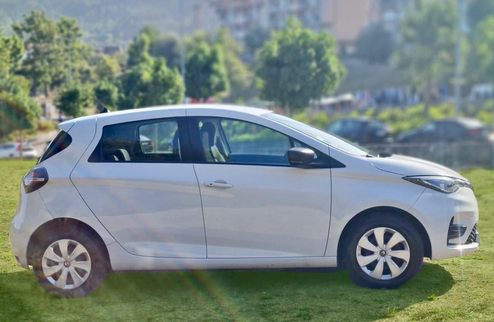 Renault Zoe Life 50 KWH c/ bateria própria IVA DEDUTÍVEL