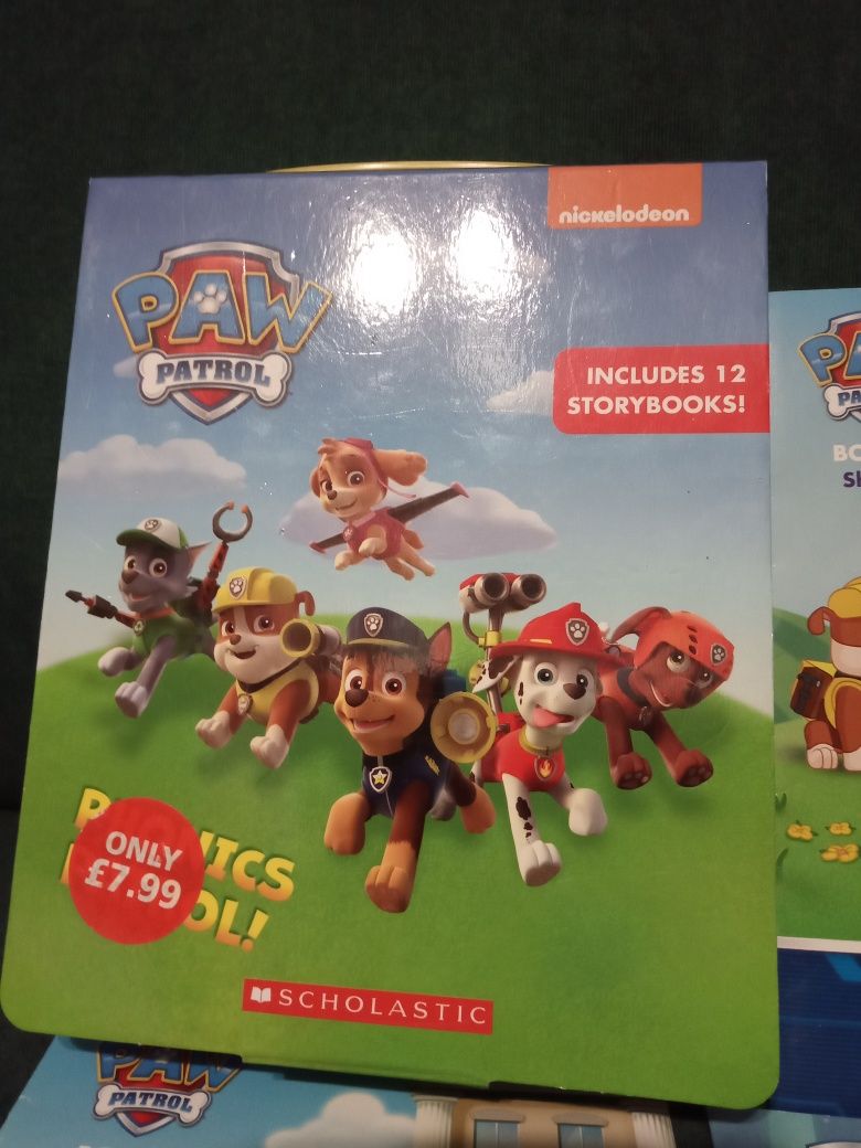 Paw Patrol, zestaw 12 ksiazeczek po angielsku