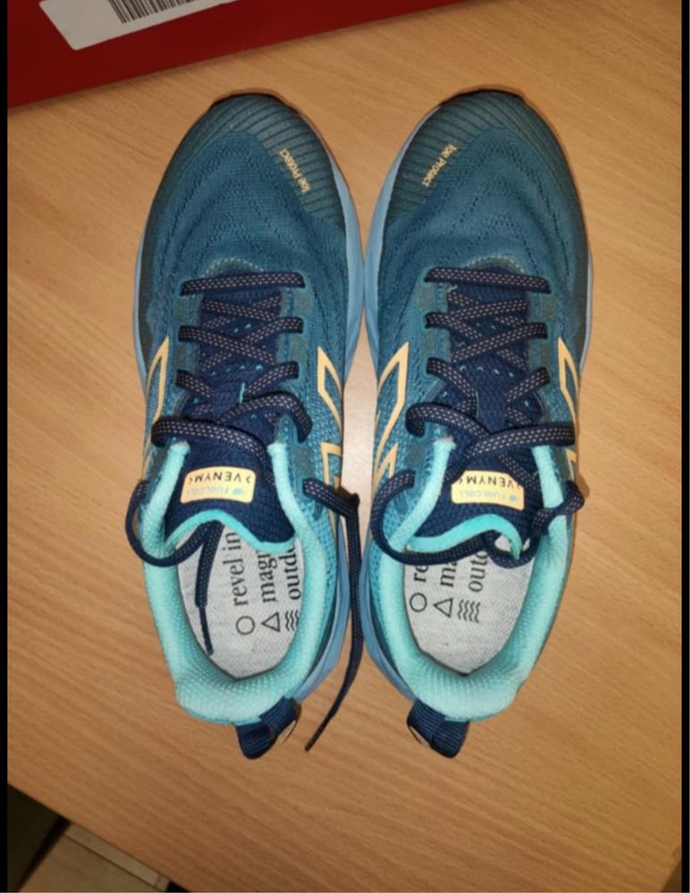 Buty damskie NEW BALANCE do biegania