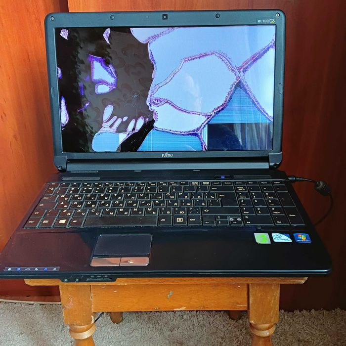 Ноутбук Fujitsu AH530. Pentium P6200