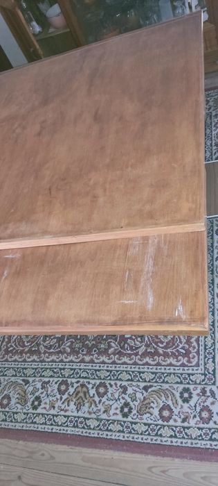 Mesa elástica antiga, armário antigo, agora €100 tudo do anúncio