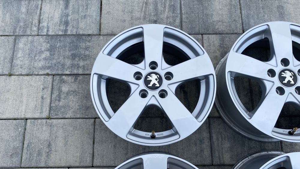 Felgi aluminiowe Dezent do Peugeot 308 5x108 15 cali