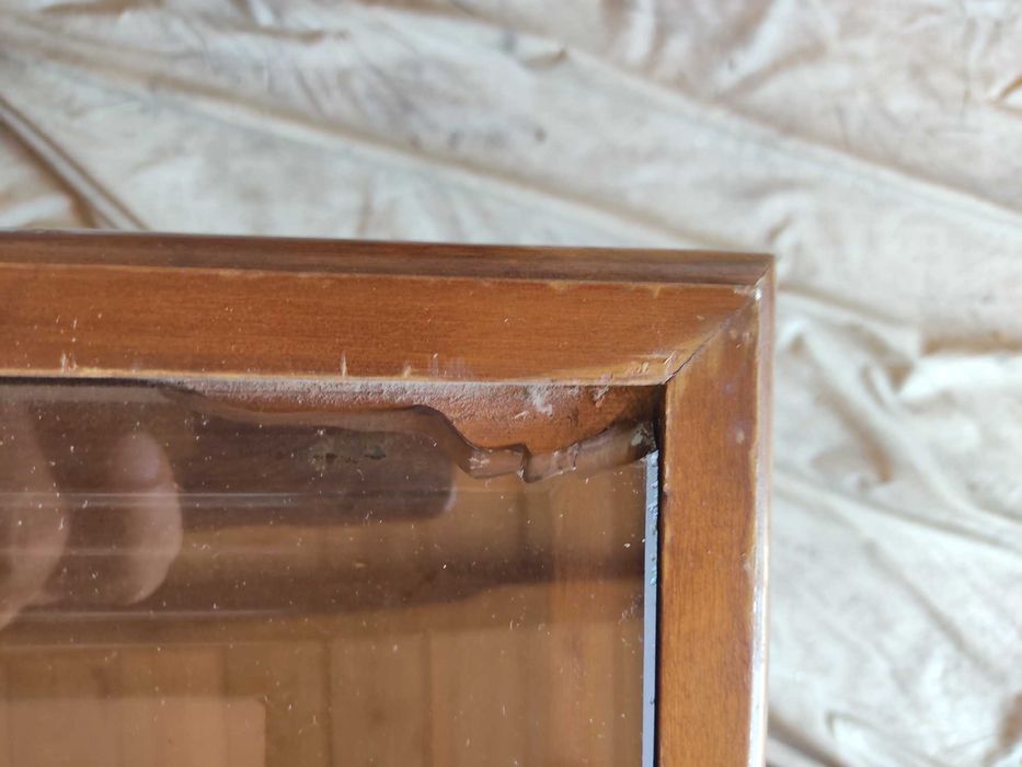 Mesa em madeira para sala