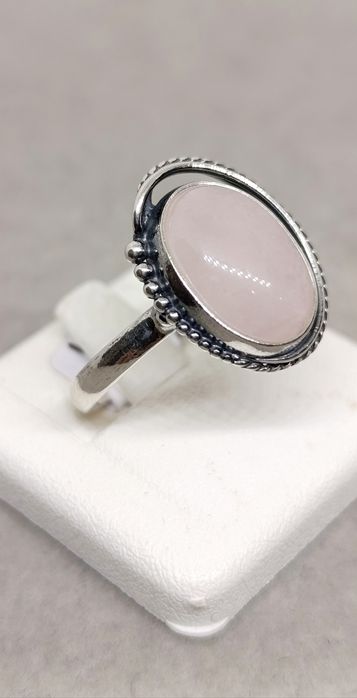 Pierścionek srebrny a kwarcem różowym rozm. 20