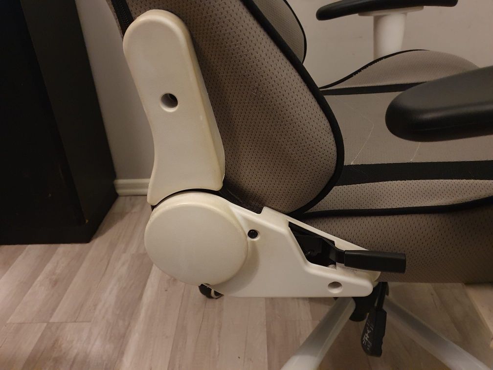 Fotel gamerski, krzesło biurowe