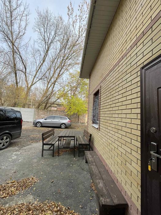 Без % сдаётся 2к дом  для семьи до 4 человек.