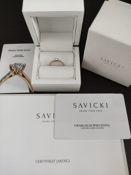 Piękny złoty pierścionek z diamentami Savicki R.13 p.585 certyfikat