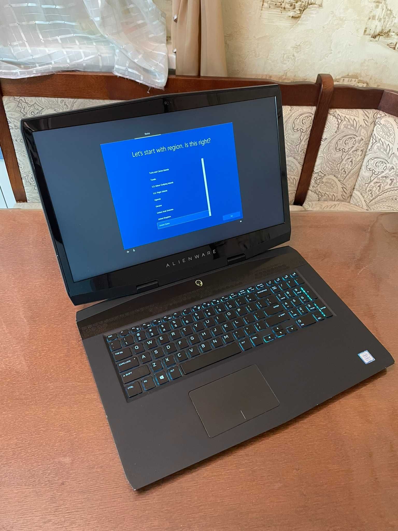 Ноутбук 17" FHD Alienware M17 (I7-8750H/16Gb/SSD512/RTX2080)